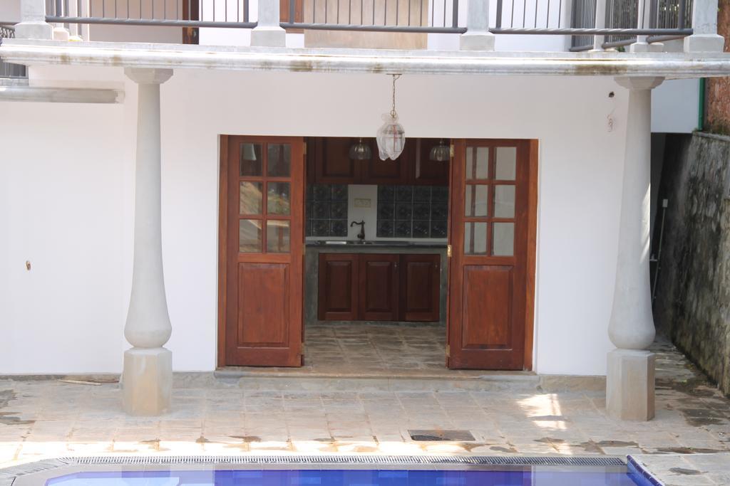 Siriniwasa Luxury Villa With Private Pool Индурува Екстериор снимка