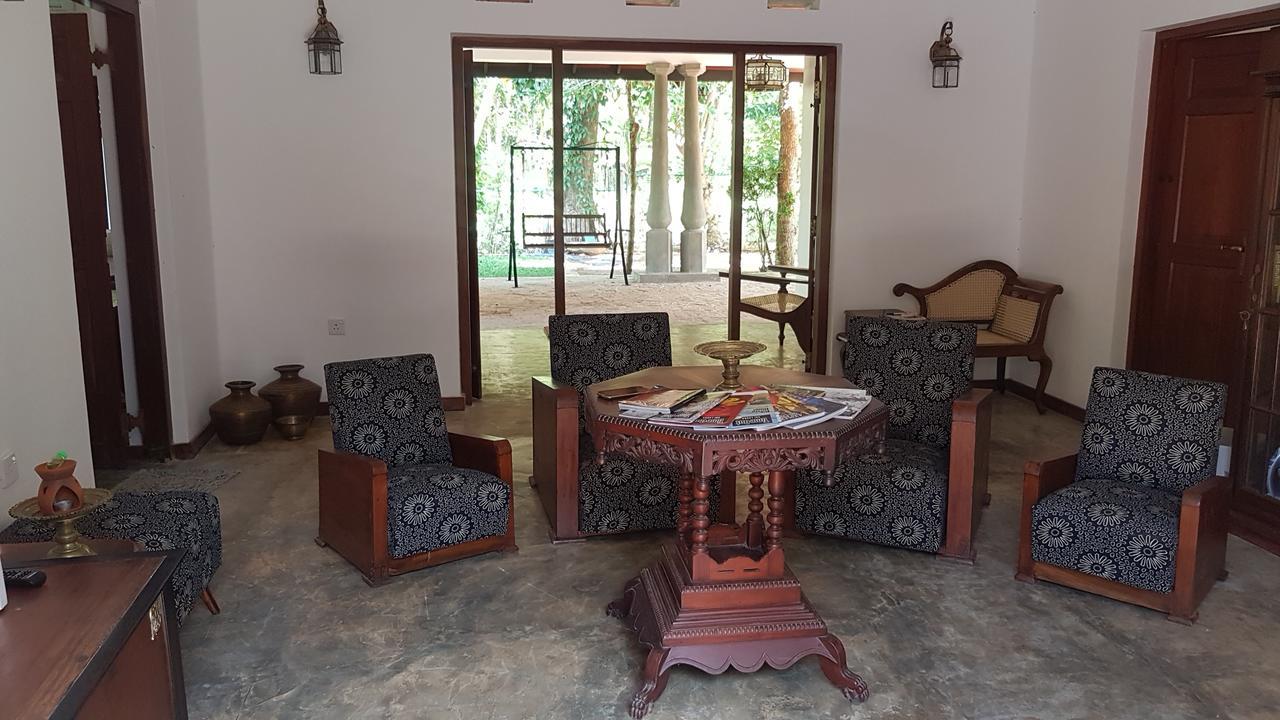 Siriniwasa Luxury Villa With Private Pool Индурува Екстериор снимка