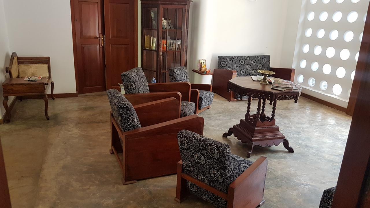 Siriniwasa Luxury Villa With Private Pool Индурува Екстериор снимка