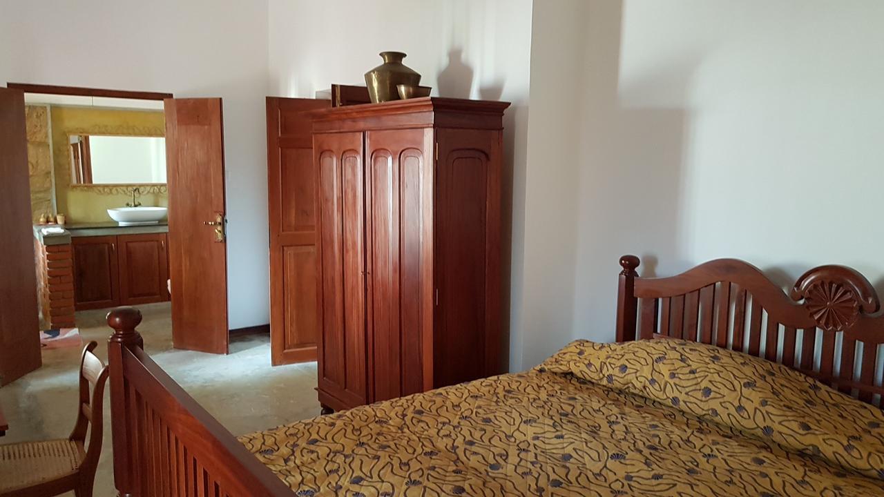 Siriniwasa Luxury Villa With Private Pool Индурува Екстериор снимка