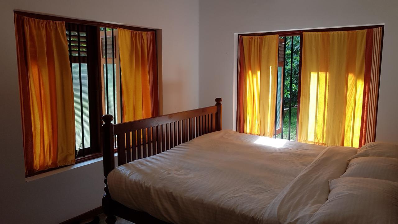 Siriniwasa Luxury Villa With Private Pool Индурува Екстериор снимка
