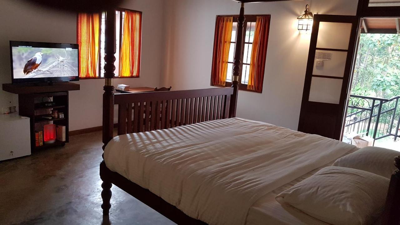 Siriniwasa Luxury Villa With Private Pool Индурува Екстериор снимка